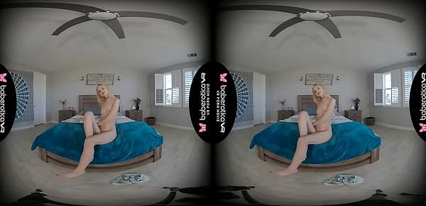  Solo blonde, Chanel Shortcake is masturbating, in VR